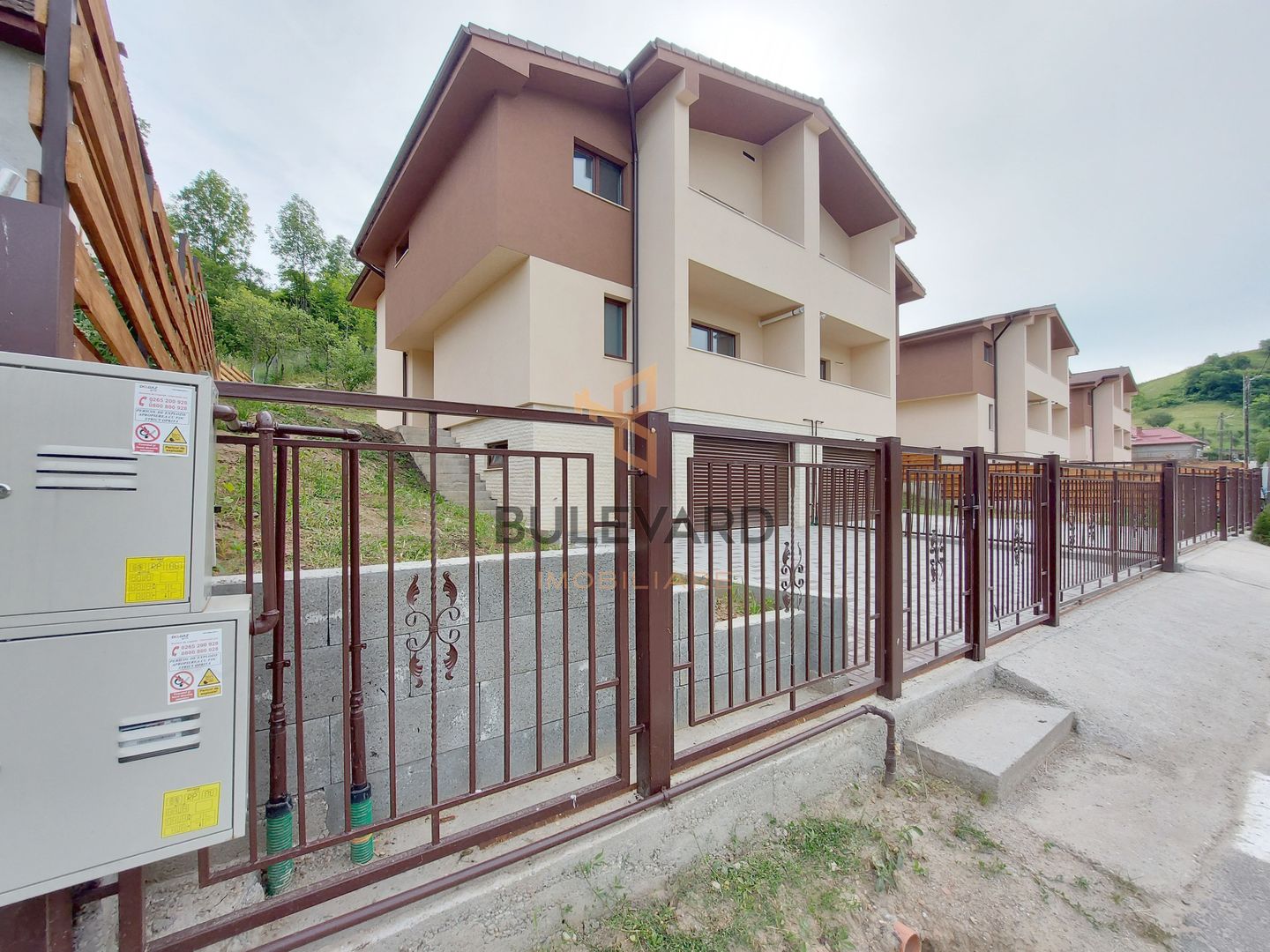 Casa de tip duplex , CF+ teren de 400 mp! - Poză 1