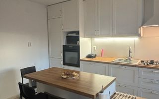 Casă spațioasă și confortabilă cu 5 camere - Sector 3 - Poză 1