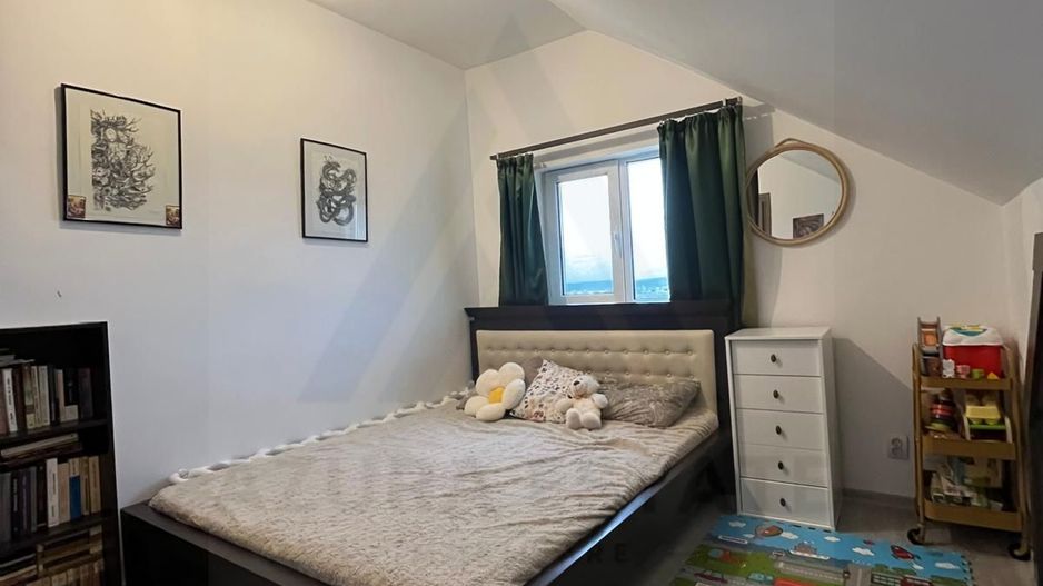 Apartament 3 camere 2 balcoane bucatarie inchisa in zona Strand II - Poză 1