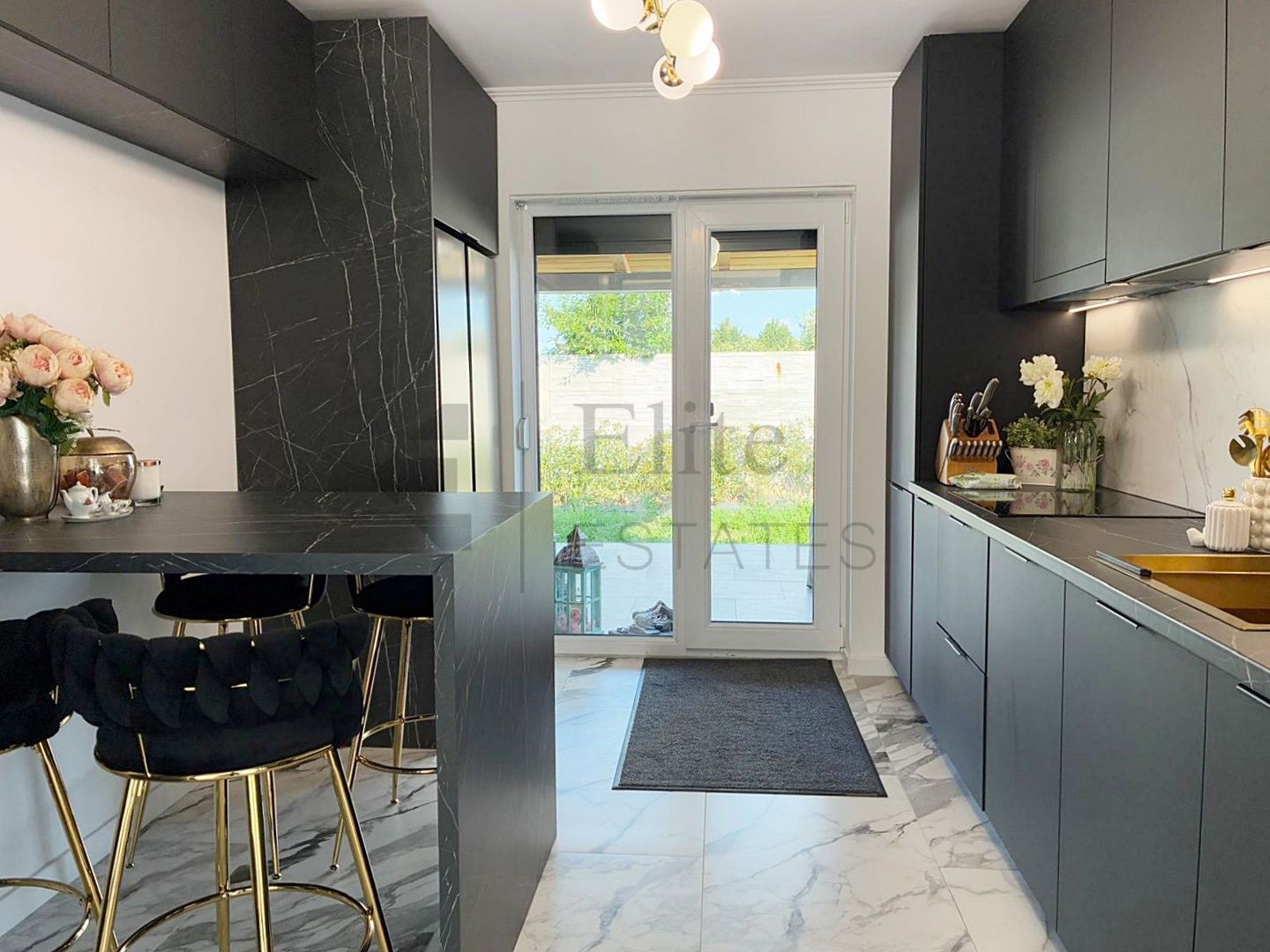 Casa premium cu 4 camere in Cartierul Episcopia din Oradea - Poză 5