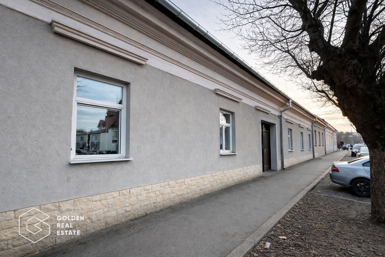 Casă individuală cu 2 apartamente de vânzare, lângă Hotel Ambasador – Dâmbovița, - Poză 9