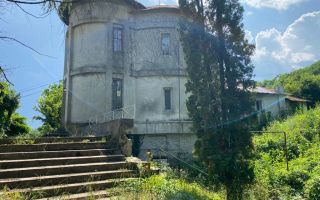 Posibilitate investitie dar si locuinta! Vanzare conac in Viforata - Poză 1