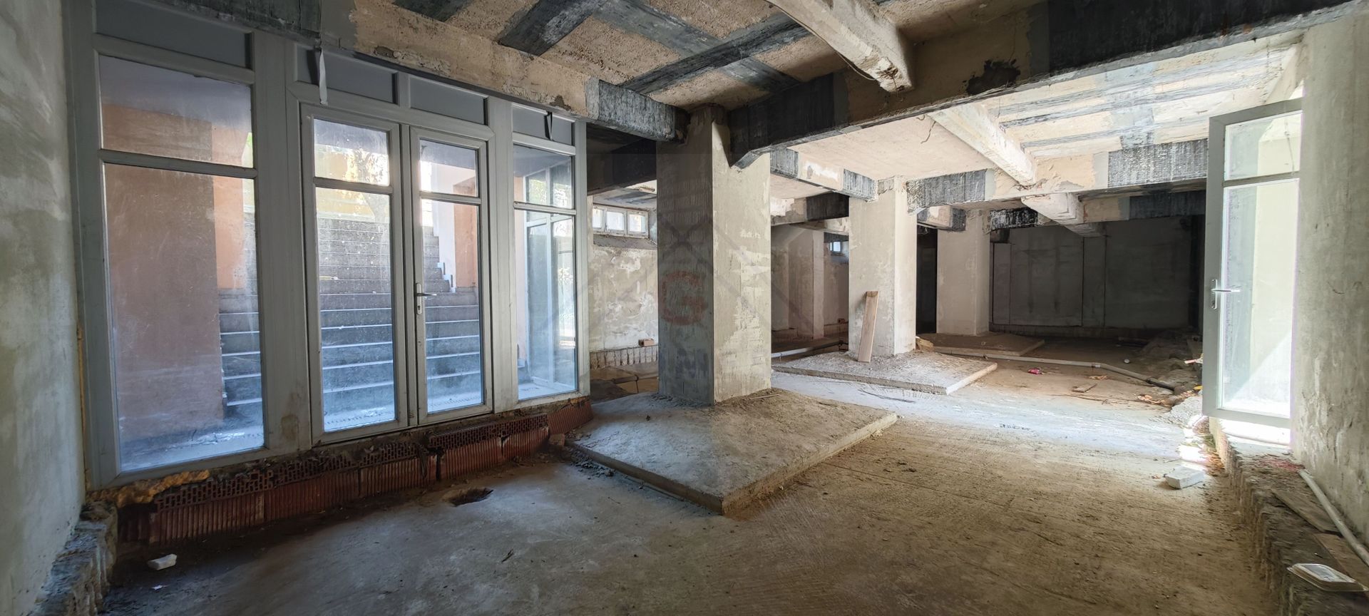 SAD, zona Complex Studentesc, vizibilitate excelenta! - Poză 1
