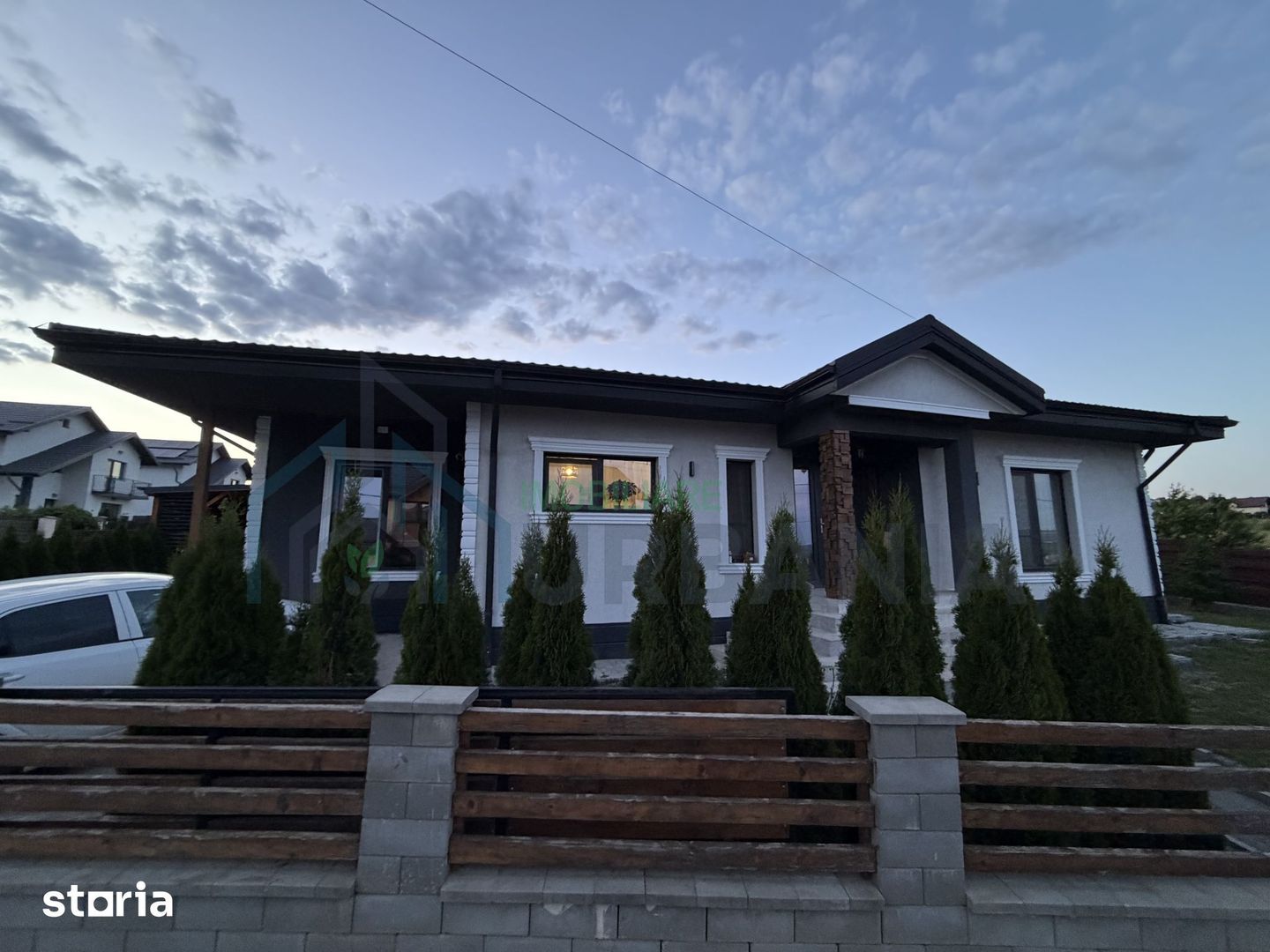 Casă de vânzare, 5 camere, mansardă, mobilată și utilată, Miroslava - Poză 1