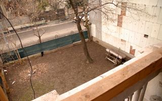 Vand 3 apartamente intr-o vila cu 1 etaj - Poză 2