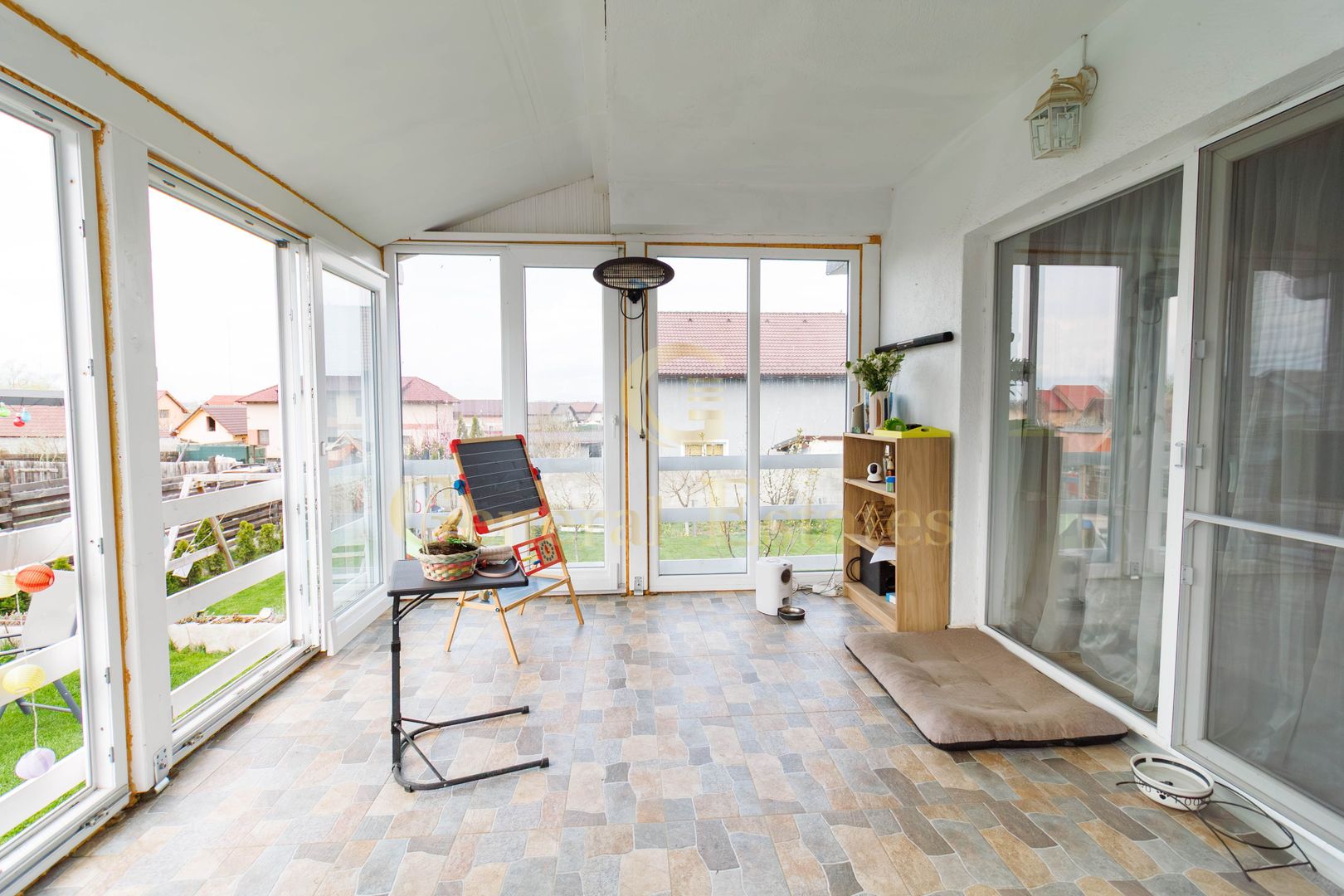 Casă de vânzare în Bod (lângă Brașov) – complet mobilată - Poză 9