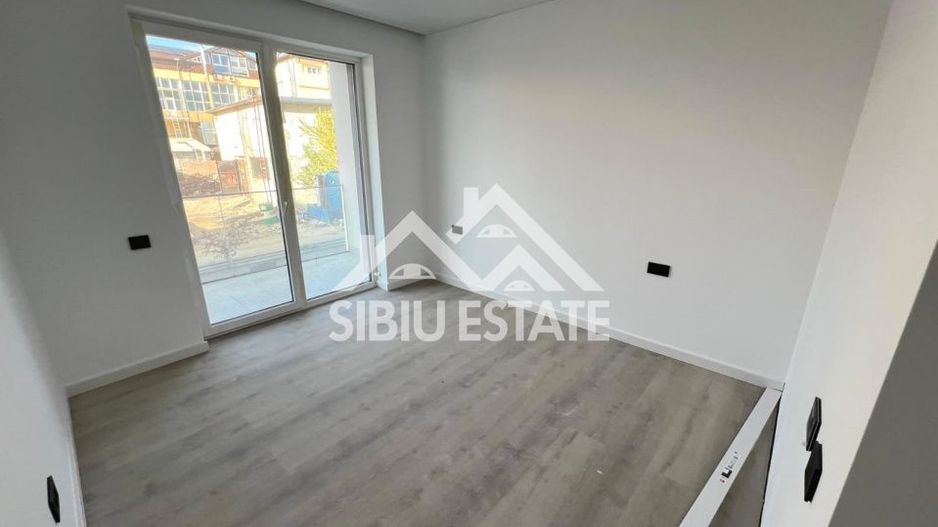 Apartament 3 camere, 2 bai Sibiu central Imobil Top lift garaj boxa - Poză 12