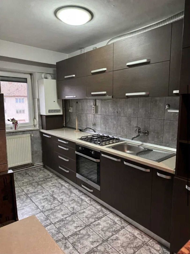 BRASADAS vinde ap 2 cam etaj 4/4 in Carpați 2. - Poză 1