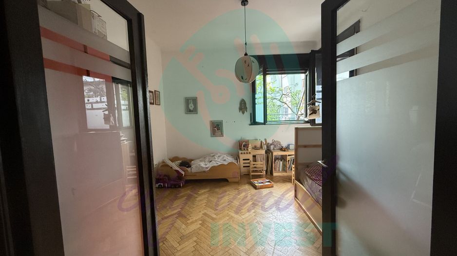 Apartament elegant situat la parterul unei vile - Poză 8