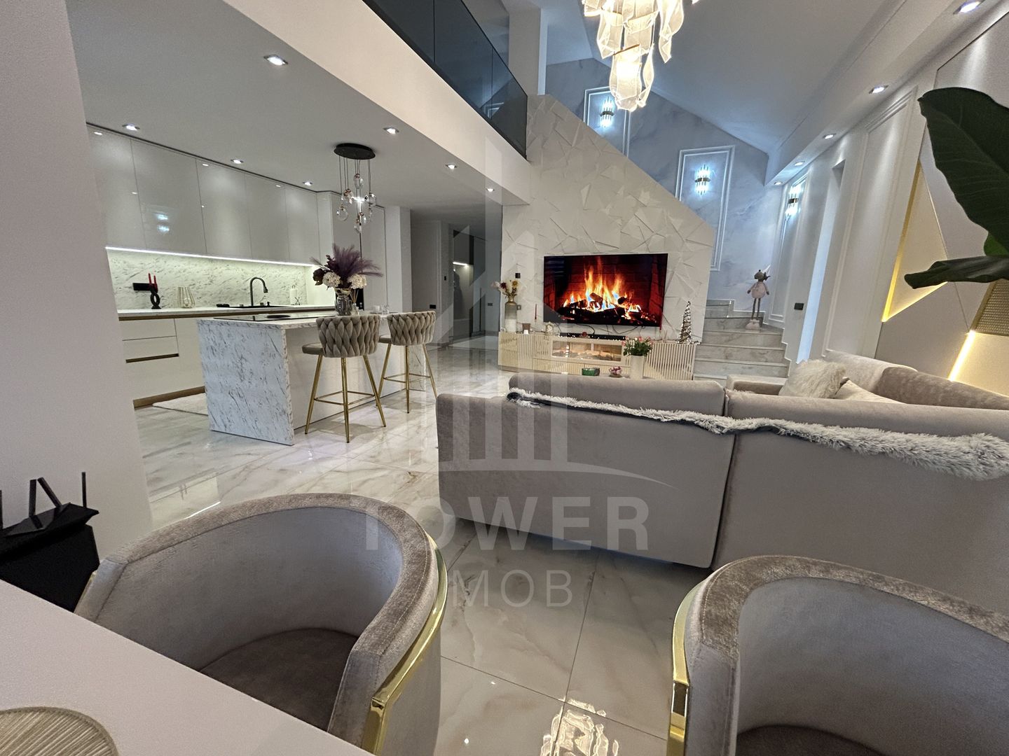 Casă de vânzare în Mediaș | Piscină | Panouri Fotovoltaice - Poză 1