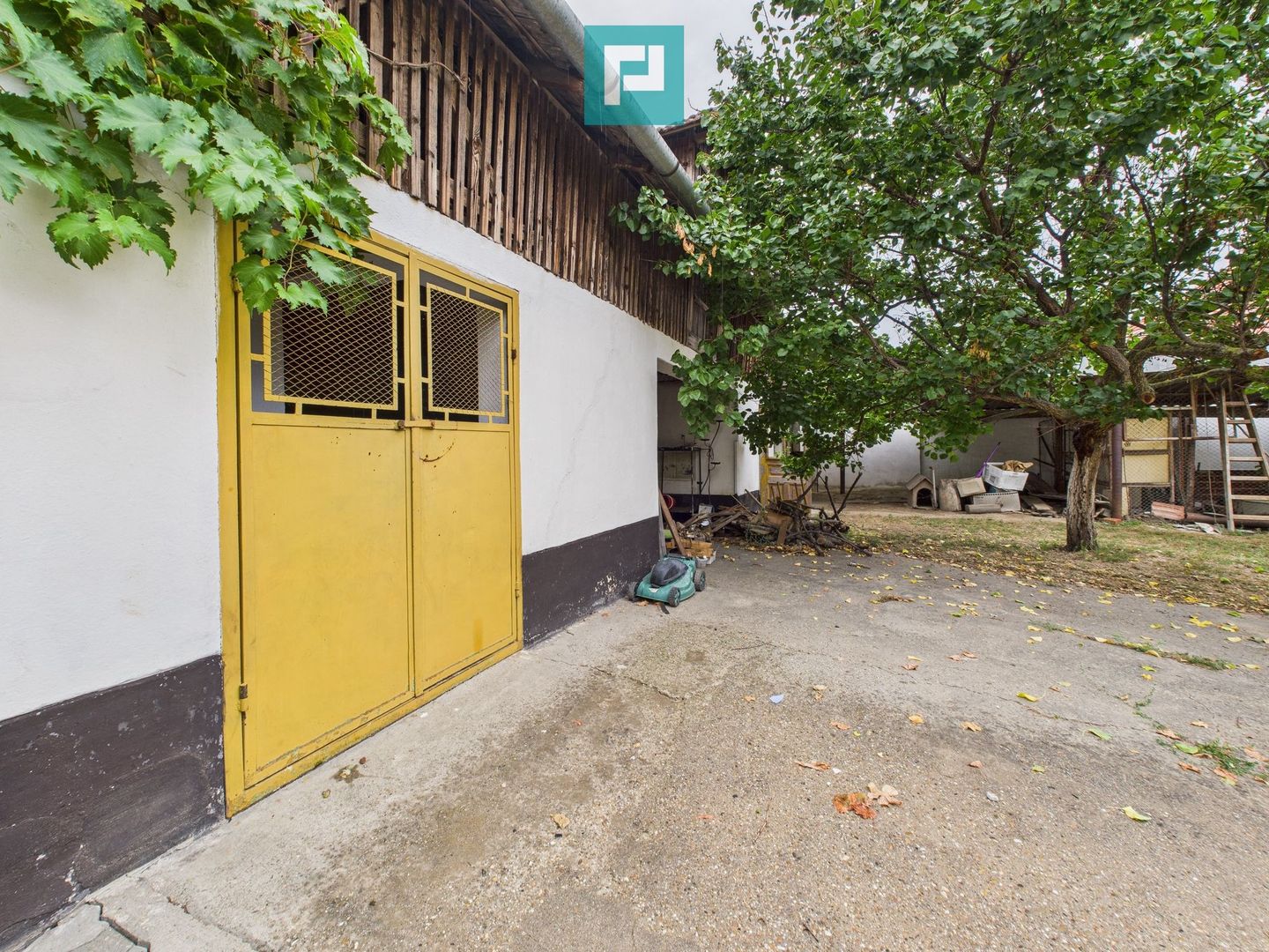 Casa Pecica, zona centrala. - Poză 4