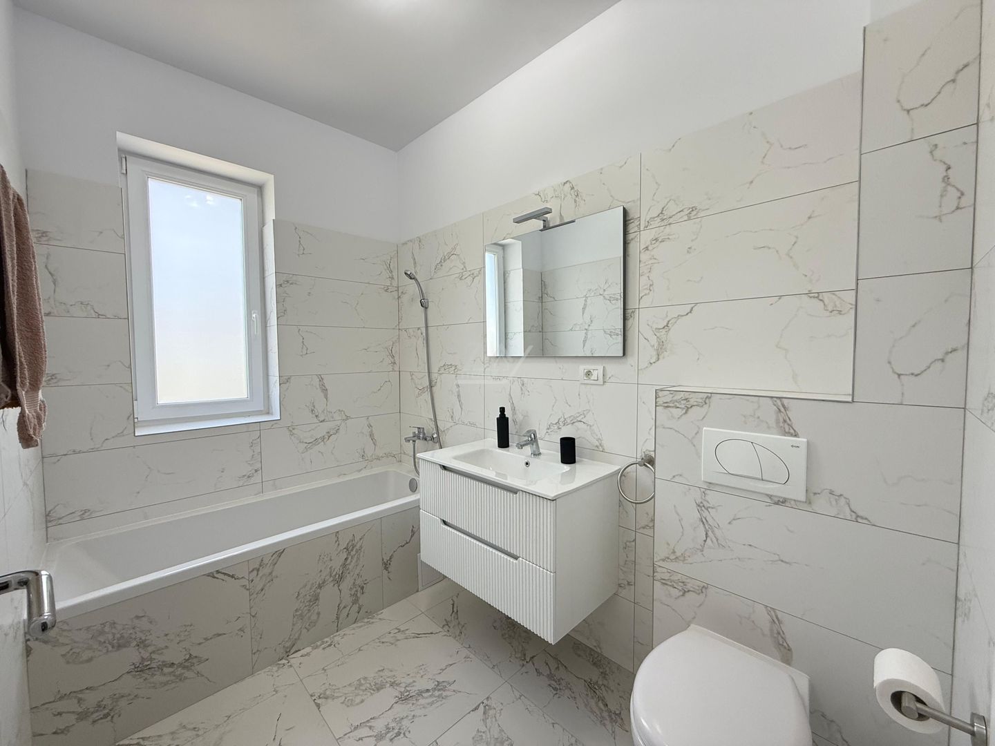 PRIMA INCHIRIERE.  Etaj 1. Bucatarie inchisa. Loc de parcare. - Poză 6