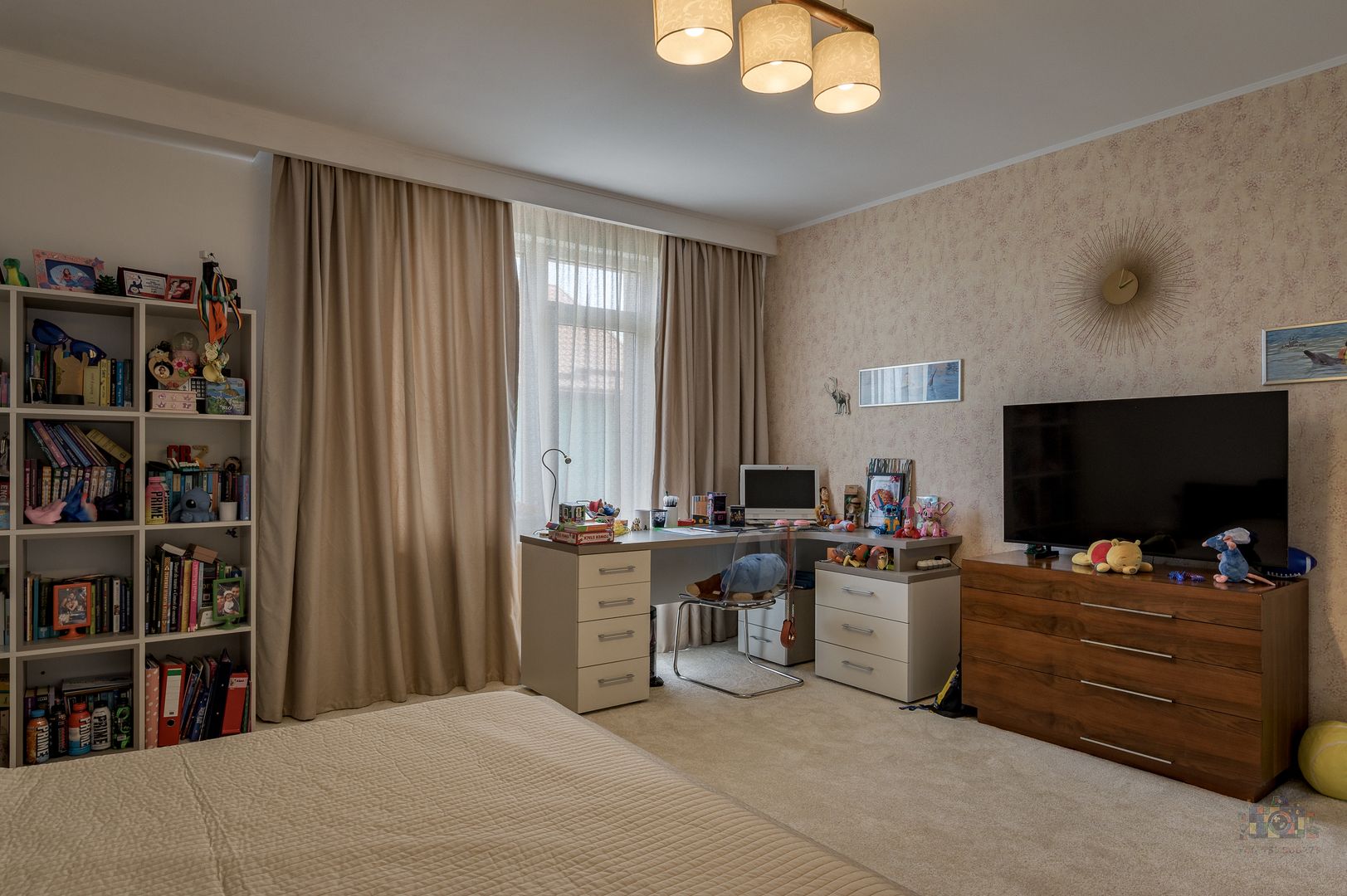 Vilă renovată P+1+M  | Foișor vitrat, grădină și jacuzzi - Poză 17
