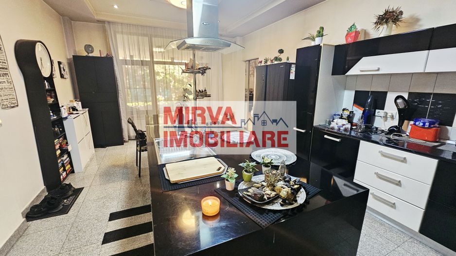 🏡 Casă deosebită – 2 unități locative, 6 dormitoare, zona Albert - Poză 8