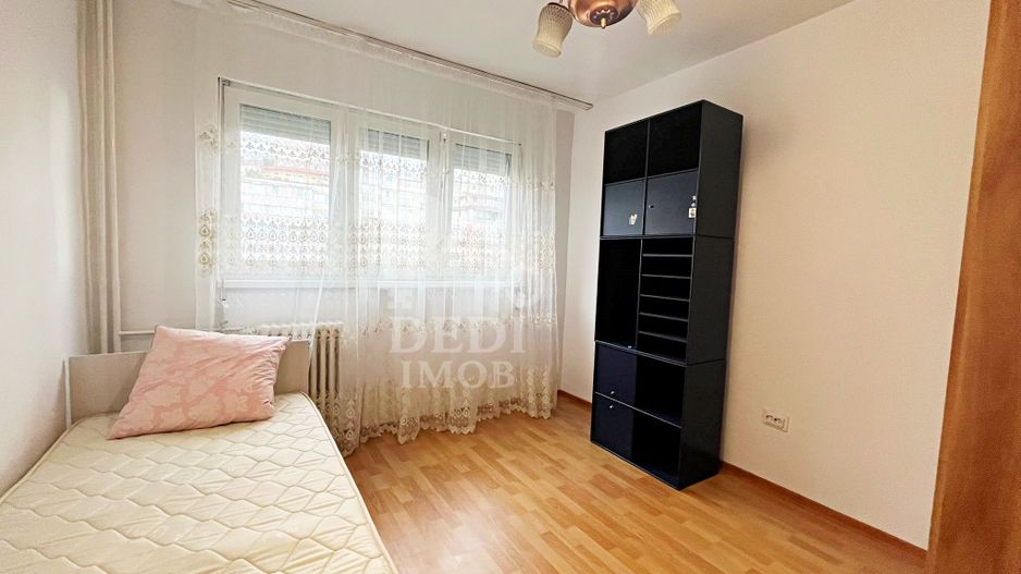 Apartament 3 camere de inchiriat in zona centrala Blv. Dacia, Oradea - Poză 4