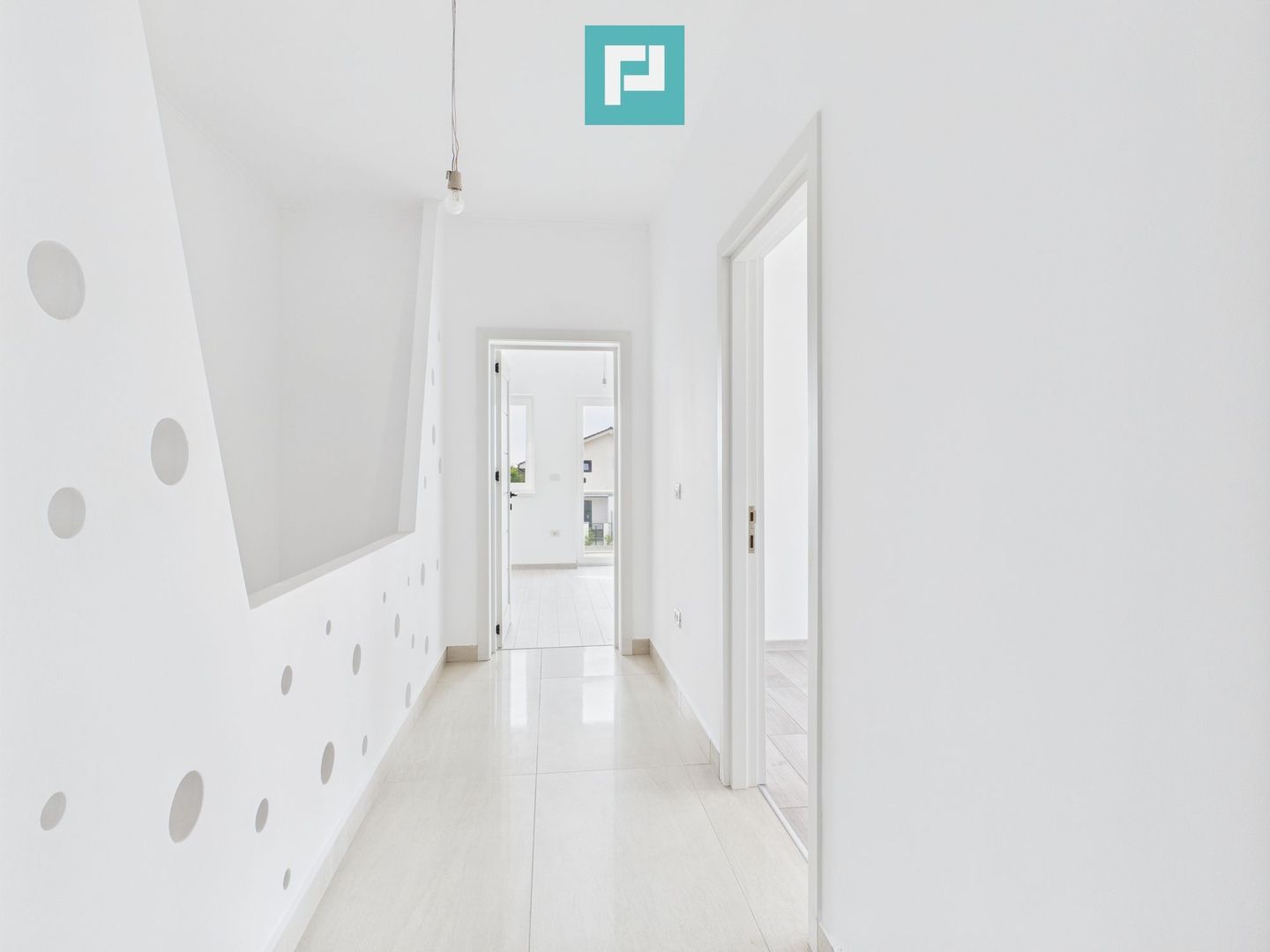 Casă modernă cu 4 camere în Becicherecul Mic - Poză 3