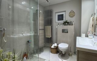 Vand | Casă britanică într-o zonă liniștită | 1000mp Teren | Puasesti-Olanesti - Poză 11