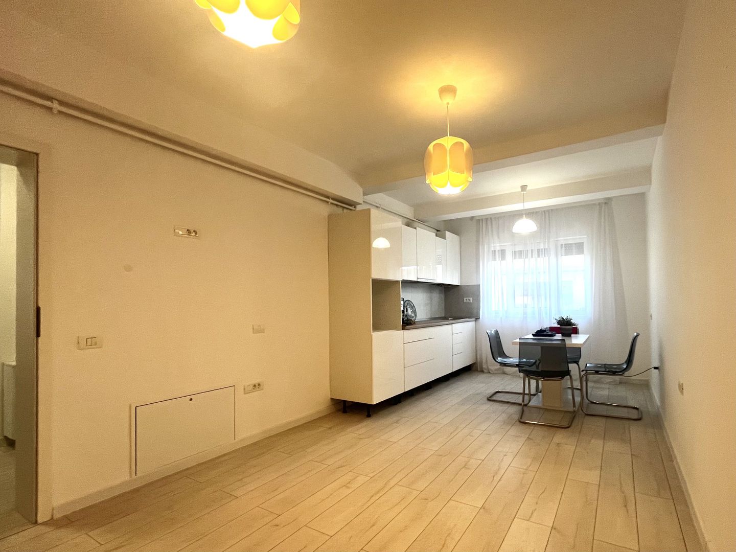 Apartament 3 camere, prima închiriere, intrare  Dumbrăvița - Kaufland - Poză 3
