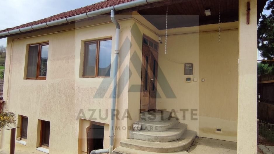 Casa 4 camere 2 bai garaj inchis pivnita si teren 740 mp in Seica Mica - Poză 2