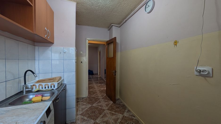 3 Camere Giulești, 60mp, Vedere Panoramică, Total de Renovat - Poză 12