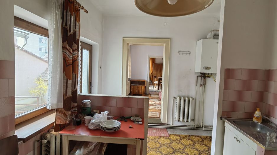 Casă cu 4 camere si teren zona Ciucului 120 m² - Poză 4