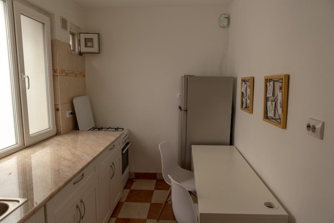 BRASADAS închiriază garsoniera et 9/9 40mp Dimtrie Cantemir. - Poză 8