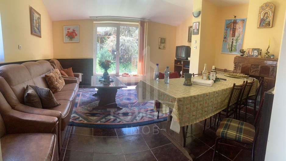 Casă în centrul Cisnădioarei cu 243mp de locuit și teren de 936mp - Poză 22