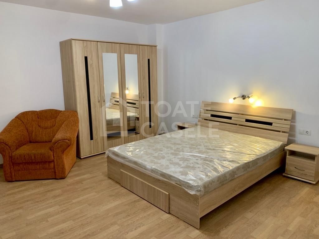 Apartament cu 2 camere decomandat, zona P- ta M. VITEAZUL - Poză 1