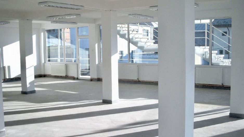 AZURA Imobiliare Pitesti - Spatiu Comercial Craiovei - Poză 1