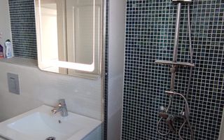 Apartament cu 3 camere  in zona centrala a Brasovului - Poză 12