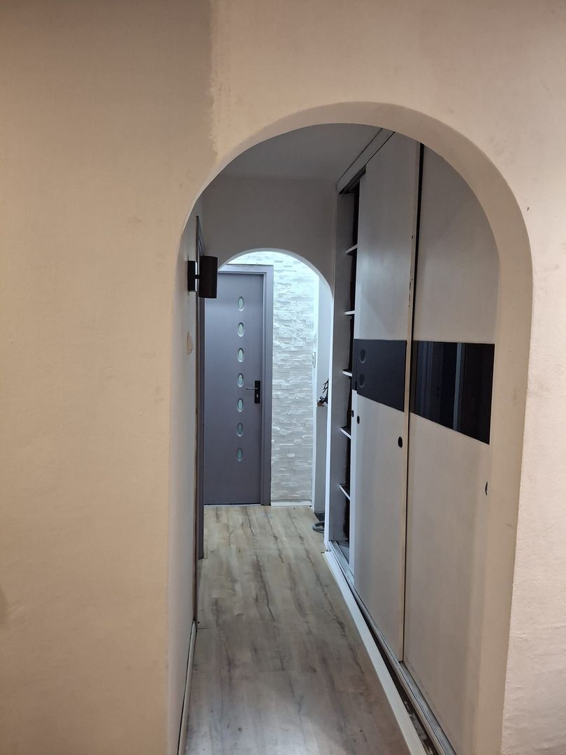 Aradului Vest | 3 camere | Decomandat | Centrală proprie - Poză 3