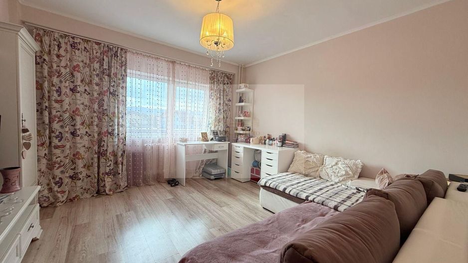 Apartament 2 camere de vânzare – etaj intermediar, garaj – Zona Mărășt - Poză 8