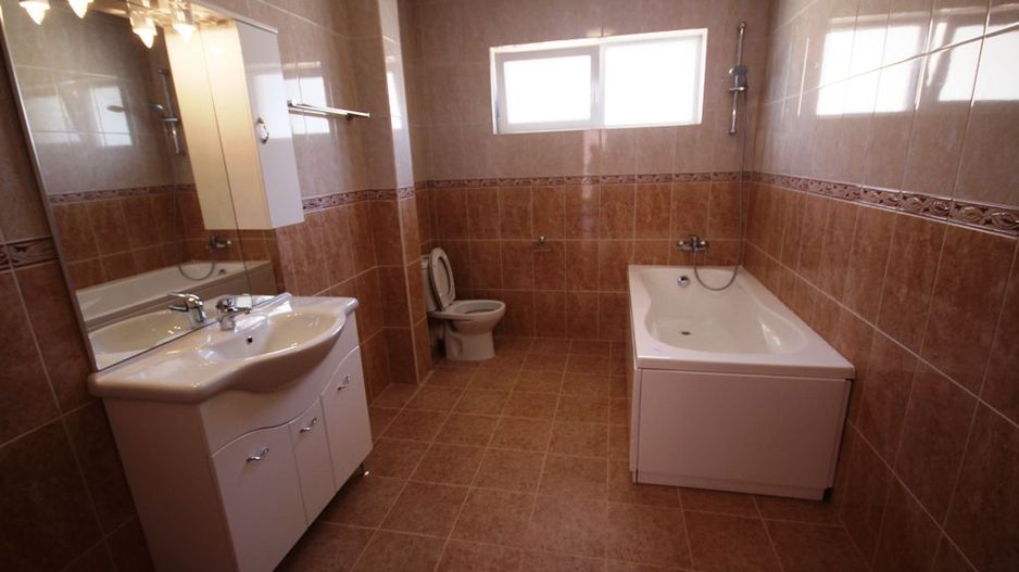 Vila spatioasa  nemobilata zona Elisabetin - Poză 20