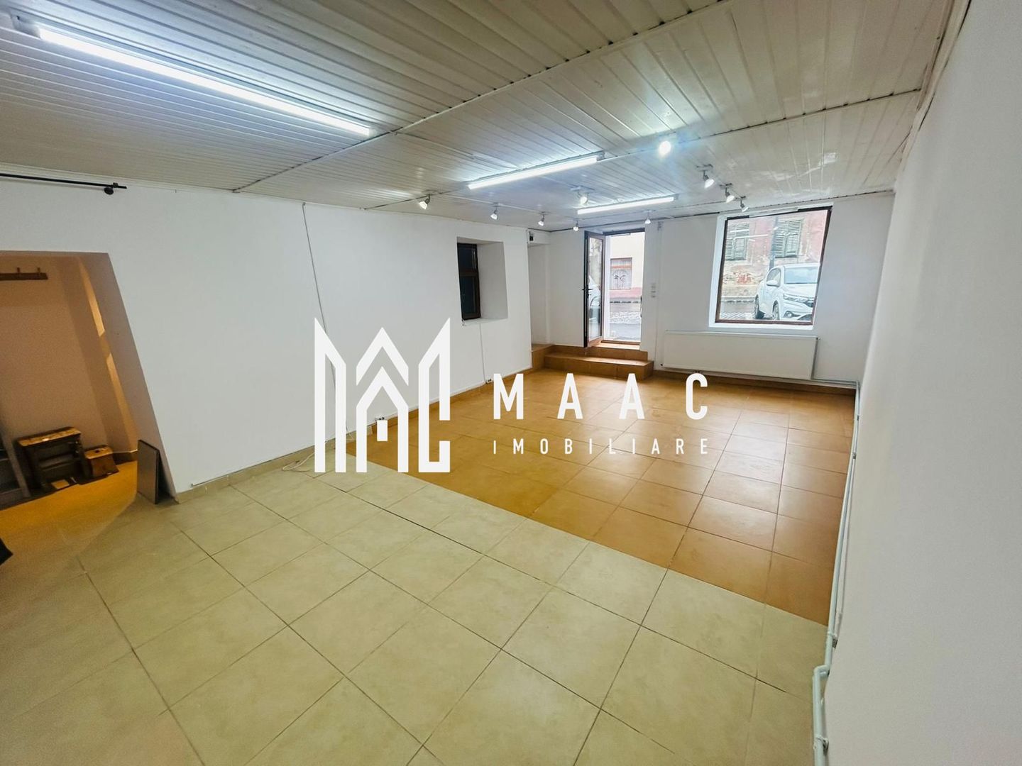 Spatiu comercial la strada | Vitrina | VAD | Zona Centrala - Poză 2