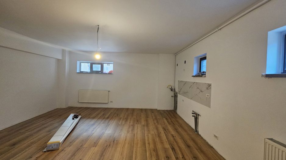 Apartament nemobilat - ideal spatiu comercial - Poză 6