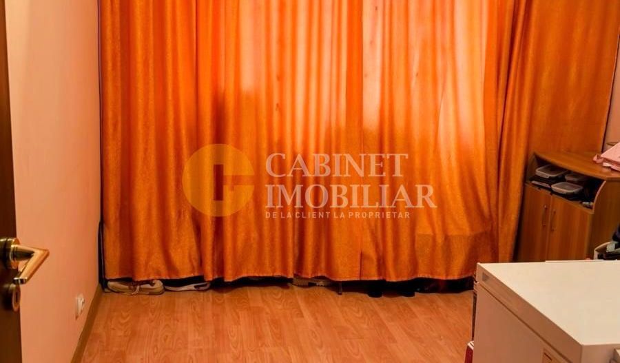 4 CAMERE DECOMANDAT + 2 BAI - 84 MP -Zona Galata - Poză 4