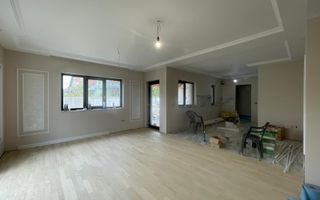 Duplex-4 dormitoare- despartit prin garaj -SUPER POZITIE - Poză 3