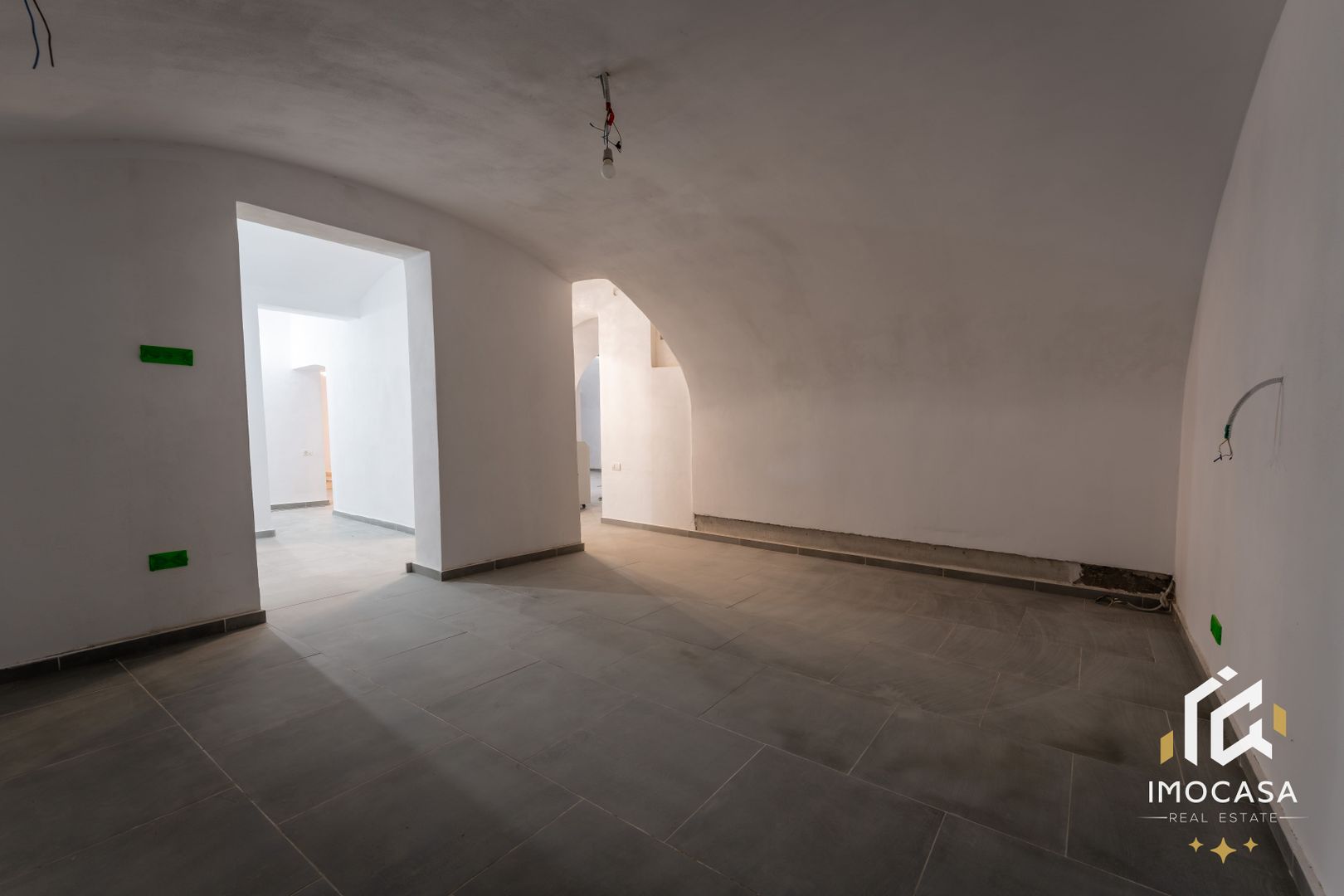 De vanzare Cladire bloc Istoric Central Arad D+P+E+M curte proprie - Poză 23