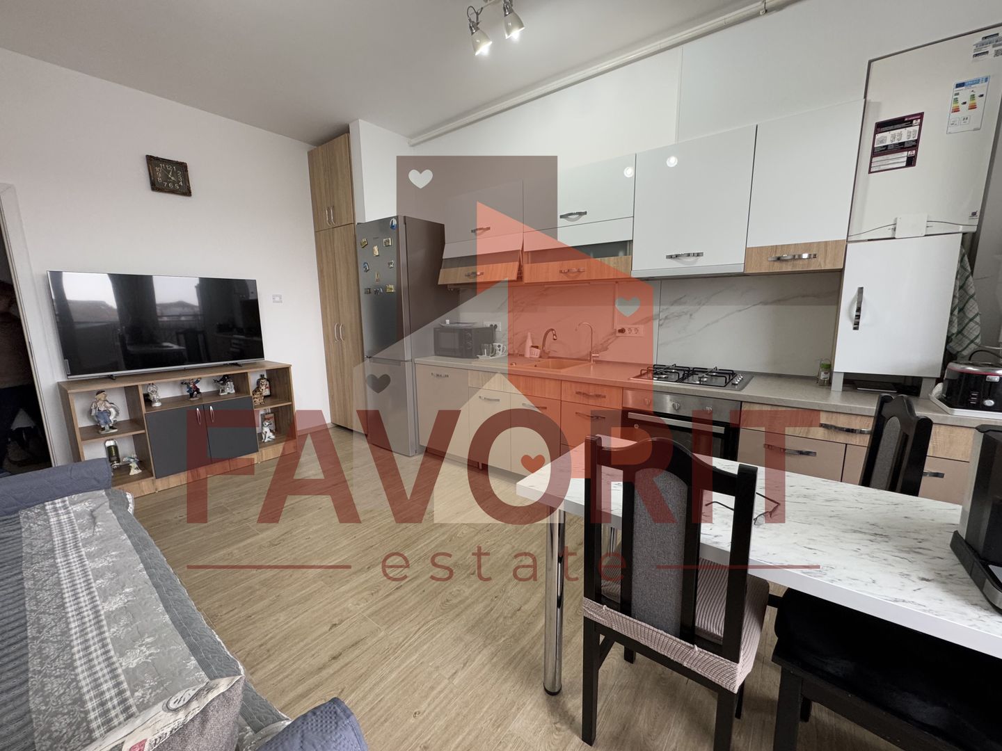 Apartament nou cu 2 camere mobilat si utilat la etaj intermediar - Poză 4