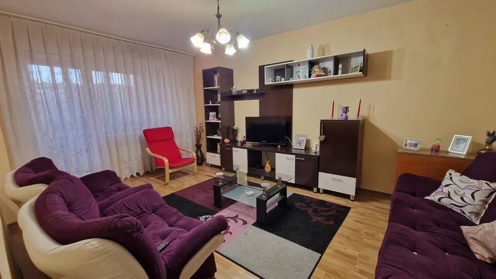 Apartamet 3 camere de vanzare Gorjului - Poză 1