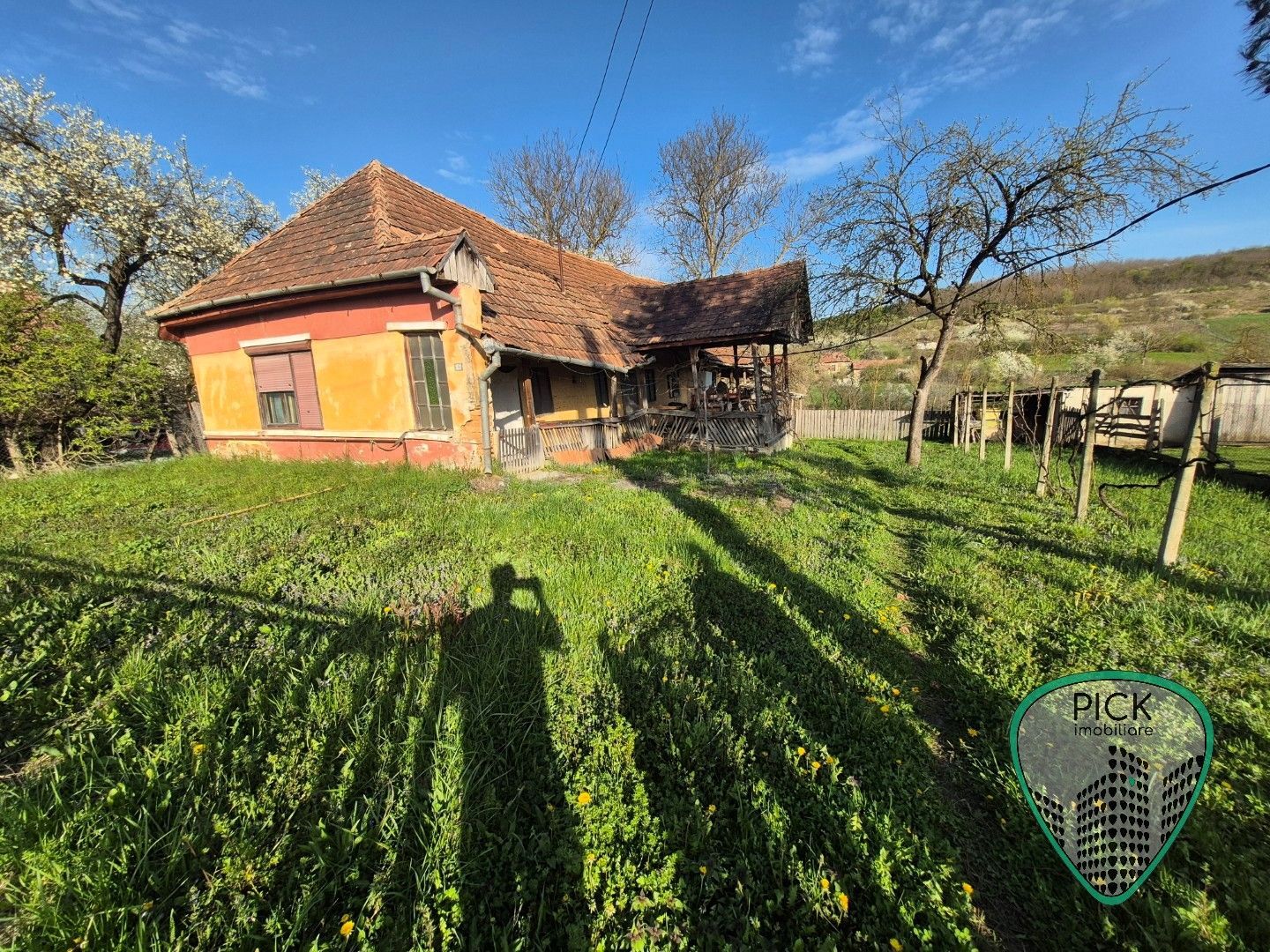 P 1226 - Casă cu 2 camere în Cerghid, jud. Mureș - teren 4044 mp - Poză 3
