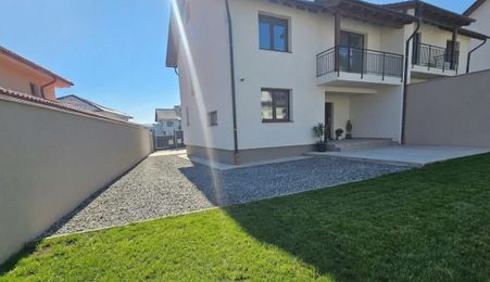 Casa noua 4 camere, 2 bai, terasa, curte si magazie