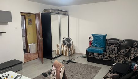 vand apartament cu o  camera zona Cicero