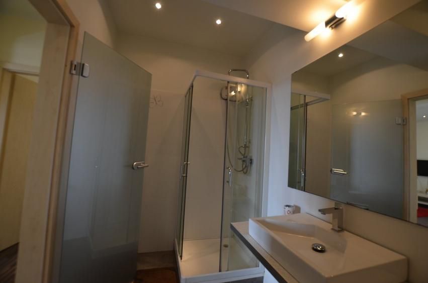 Inchiriere 3 camere bloc nou zona Decebal - Poză 10