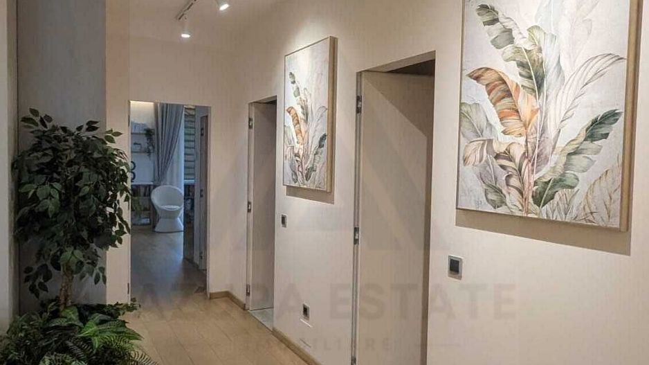 Penthouse 133 mp utili 4 camere 2 terase loc parcare in zona Centrala - Poză 9