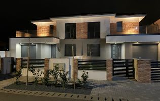 Duplex deosebit cu garaj și subsol