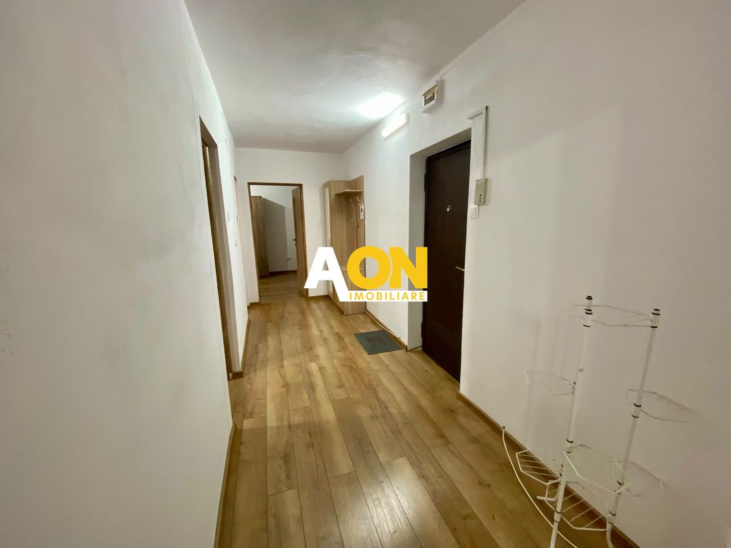 Apartament 2 Camere, Cetate, Complet Renovat - Poză 8
