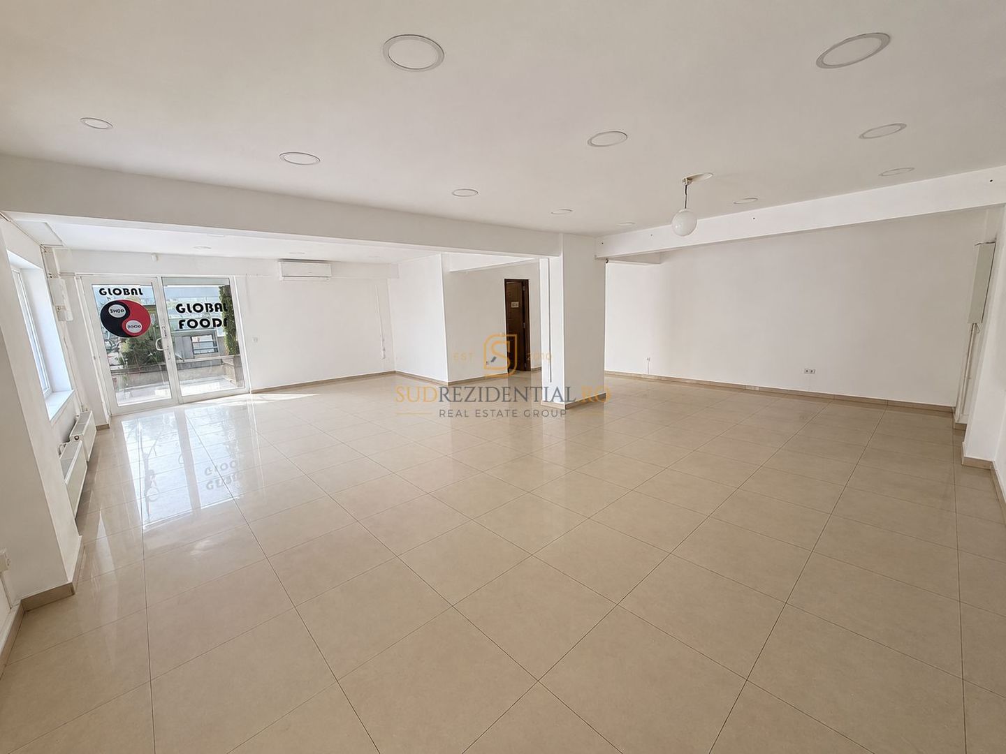 Spatiu comercial de inchiriat, 76 mp, vitrina stradala, Drumul Fermei - Poză 1