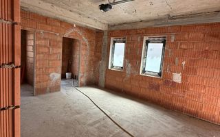 Casa individuala- 3 dormitoare - teren mare -Dumbravita - Poză 4