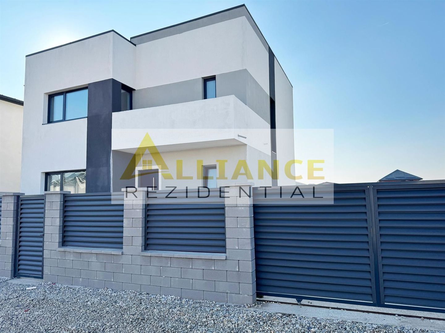 Vila individuala- 450mp teren- 4 camere- beci- Geamuri tripan - Poză 4
